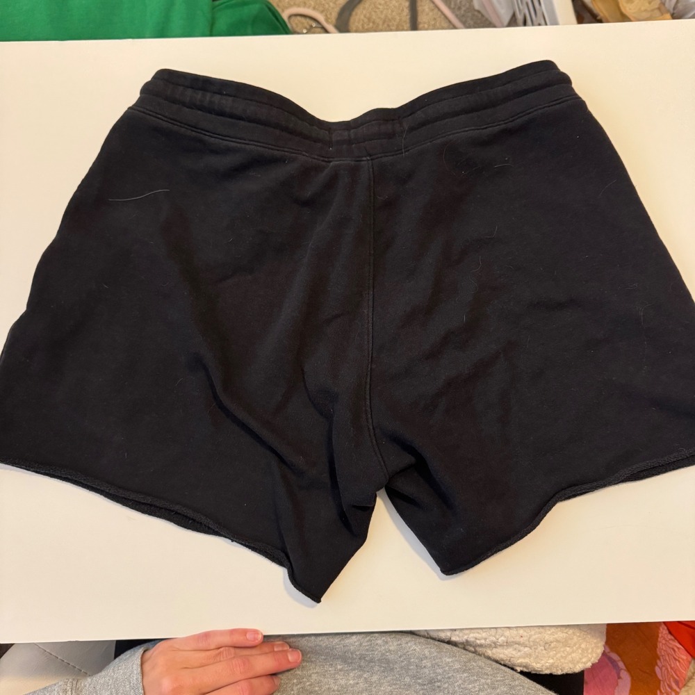 Hollister Womens Black Fleece Sweat Shorts Size M Embroidered Logo Raw Hem - Picture 5 of 5